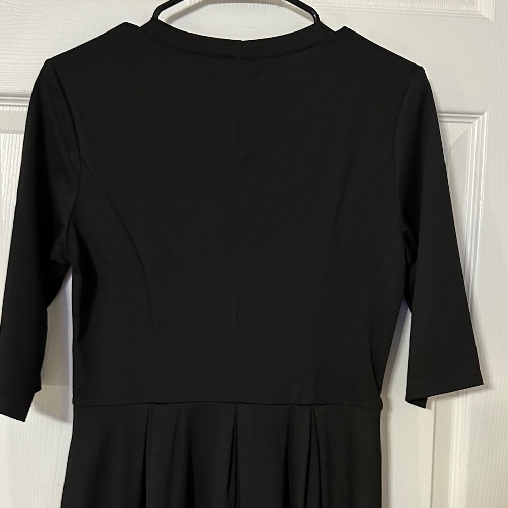 Women’s medium Black 3/4 Sleeve Swing Dress w/POCKETS BNWT - Picture 7 of 9